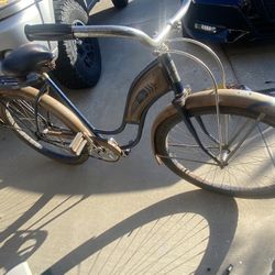 Classic 1950s Woman’s Skip Tooth Sprocket Chain With Tank Horn Working 