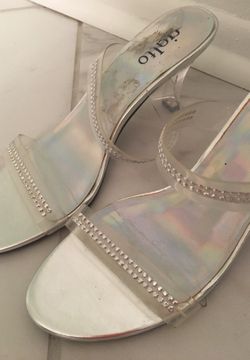Size 6 clear with sparkles Cinderella’s slipper