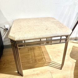 Elegant Marble Top End Table / Accent Table – Brass Tone Base