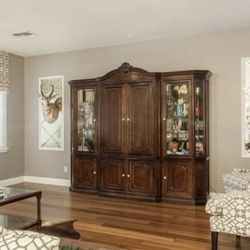 Armoire / China Cabinet