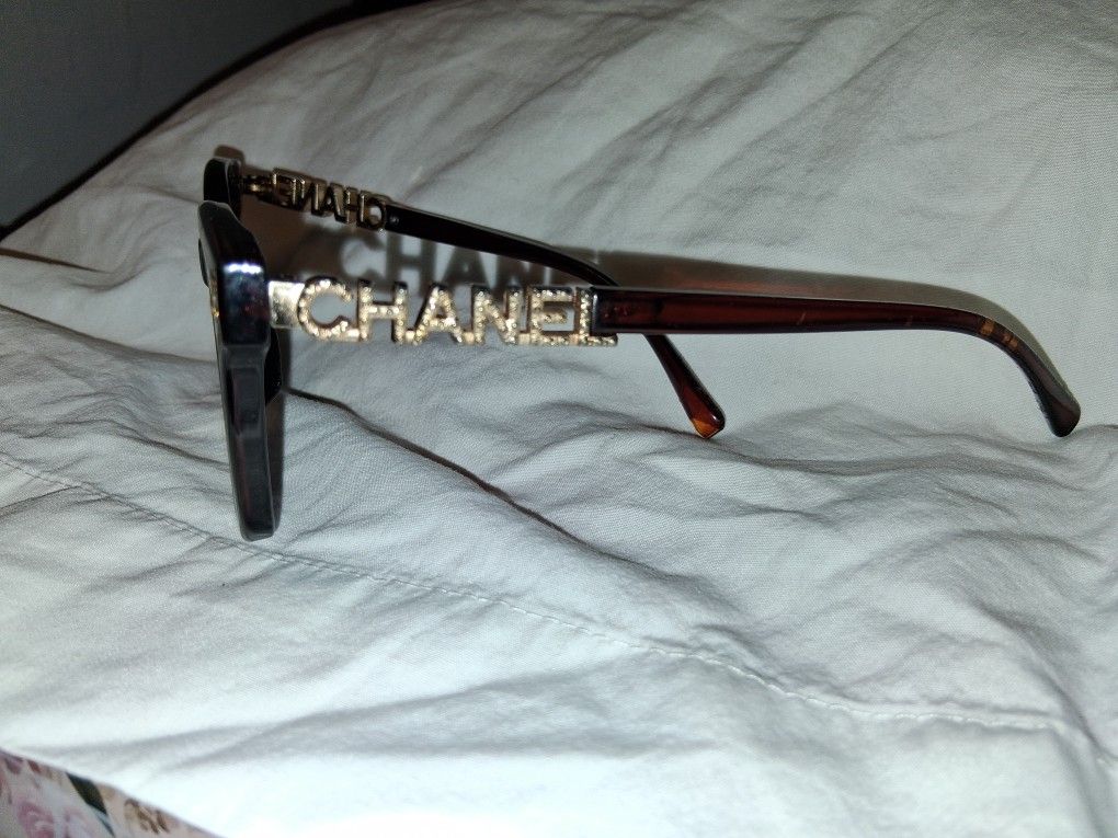 CHANEL SHADES