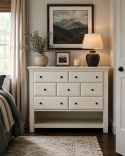 Beautiful Farmhouse Cream Dresser – Solid Wood – Excellent Condition