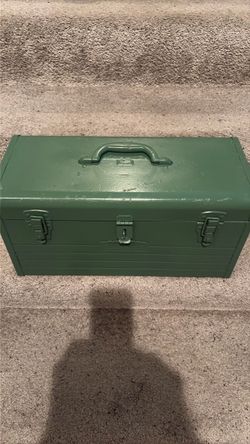 Craftsman heavy gauge metal toolbox