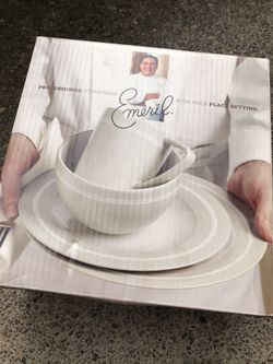 New Emeril Professional 4 Piece Place Setting (dishes)