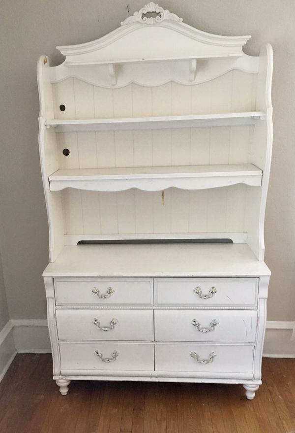 White dresser with hutch for Sale in TATAMY Borough, PA OfferUp