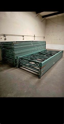 Pallet racks in good condition and delivery‼️🚛🔥