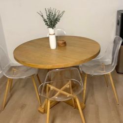Dining Table & Chairs