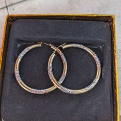 14k Gold Tri Gold Hoop Set 