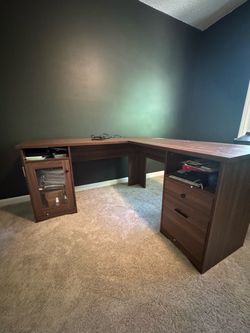 L shaped desk