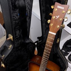 YAMAHA Guitar (Gold)