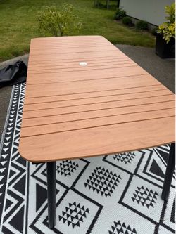 Outdoor table