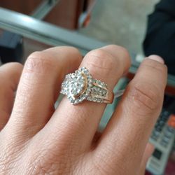 10 K Ring  With Diamonds 