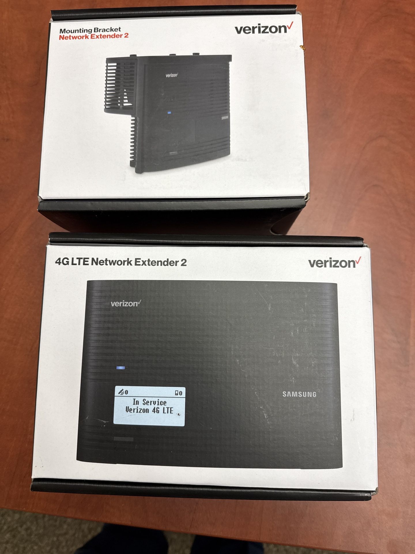 Verizon 4G LTE Network Extender 2 + Mounting Bracket – Excellent Condition