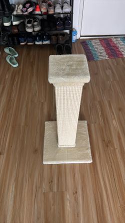 Heavy Duty Sisal Cat Scratching Post, Cream, 33-in tall (Like new, my Cat never used it)