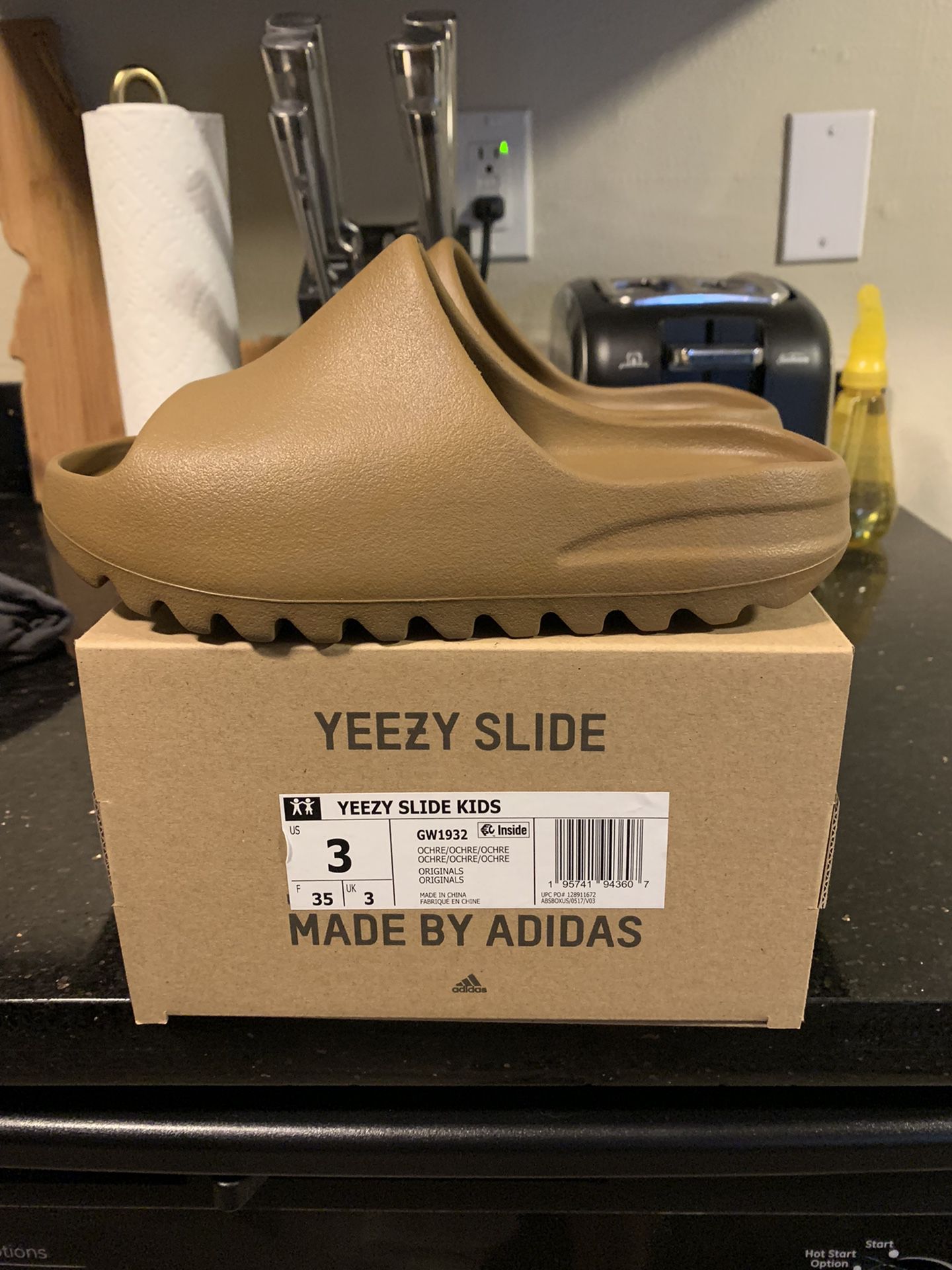 Adidas Yeezy Kids Slide Ochre Size 3 - Brand New