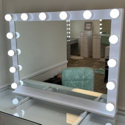 Beautiful Makeup Vanity Mirror NEW