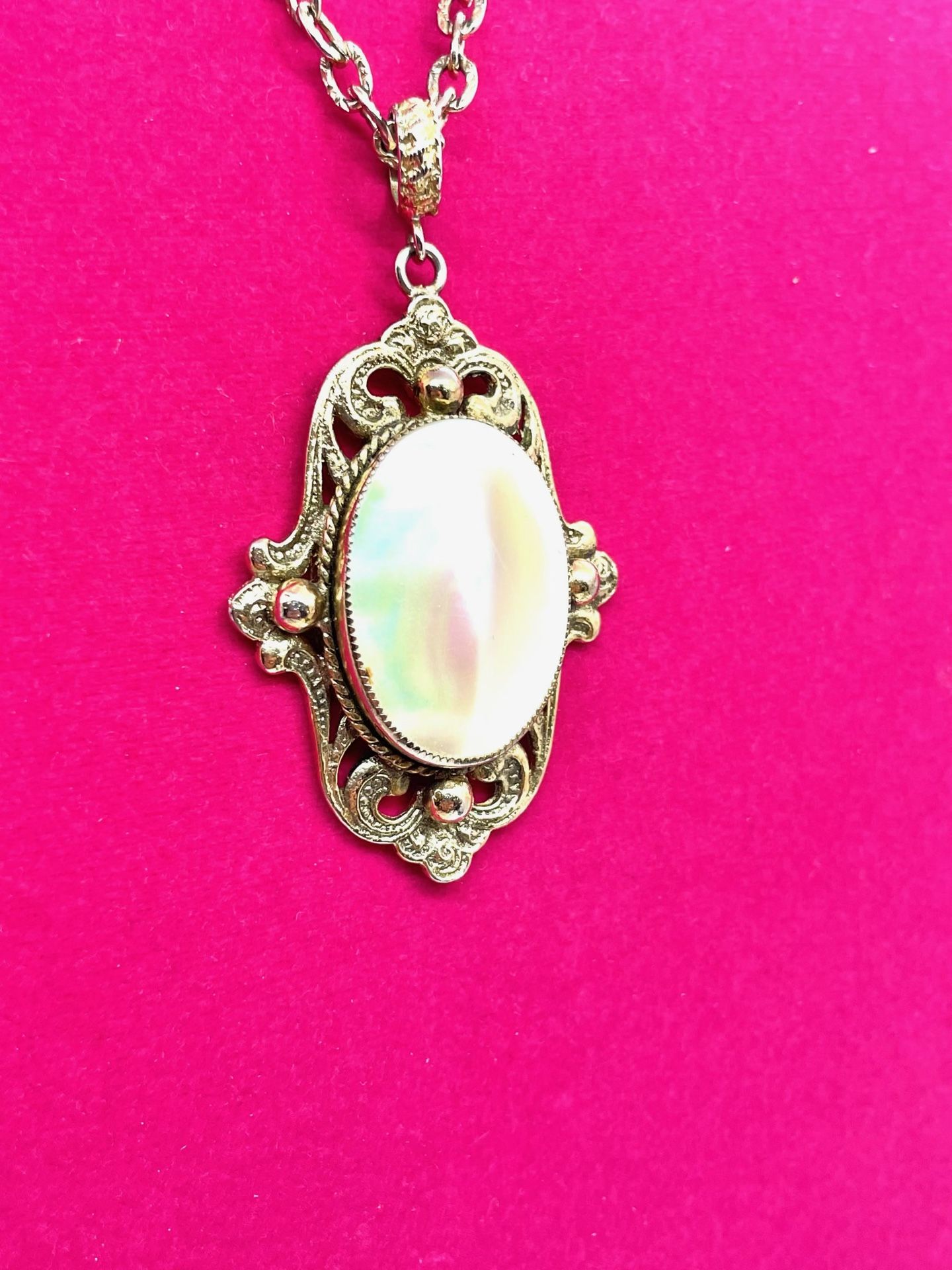 Vntg Whiting & Davis MOP Neckla