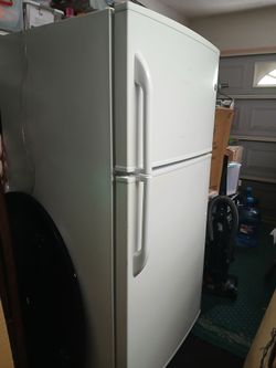 GE Refrigerator