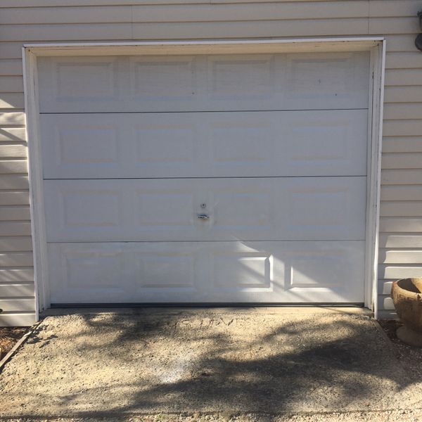 GARAGE DOOR ROLL UP 9ft X 7 Ft for Sale in Aberdeen, NC OfferUp