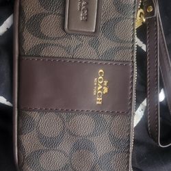 Coach Corner Zip Wallet