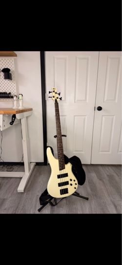IBANEZ BASS
