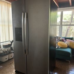 Amana Refrigerator