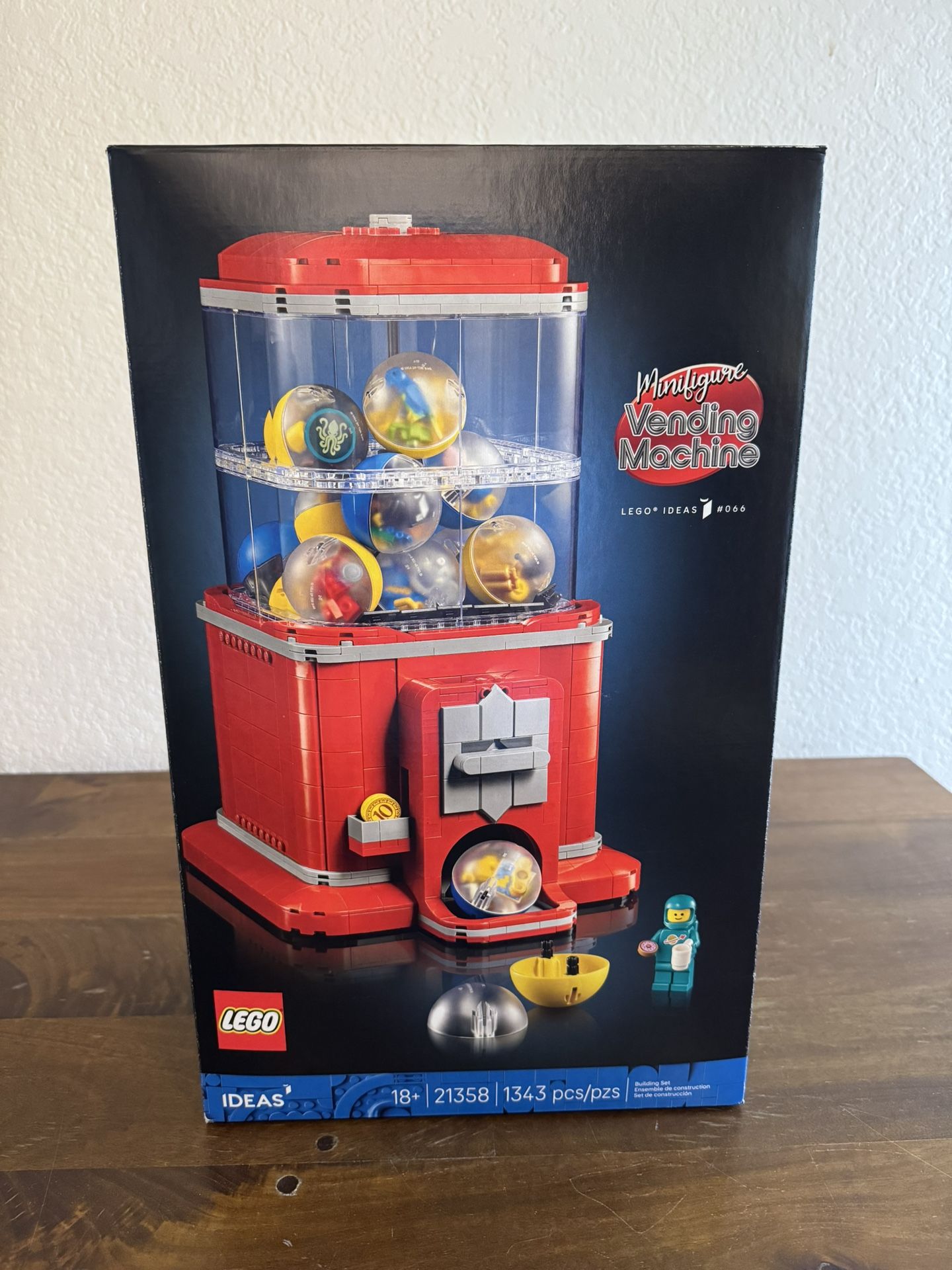 LEGO IDEAS (21358) Minifigure Vending Machine ~Brand New & Sealed~ Firm Price Pickup Only