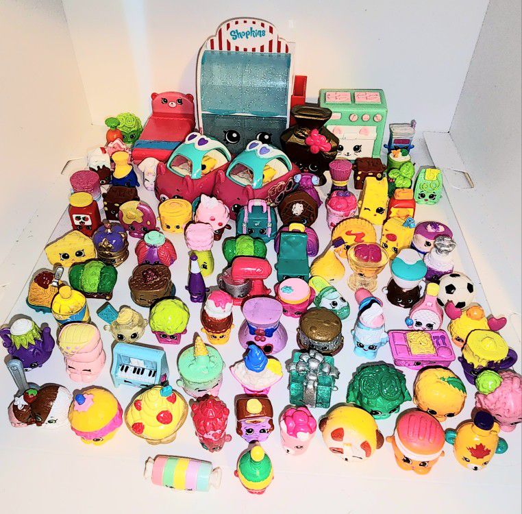 large lot of Shopkins figures and accessories 