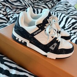 New LV sneakers Size 38 