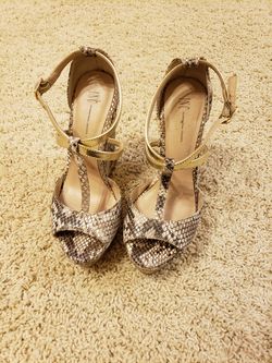 I.N.C wedges sz 5.5