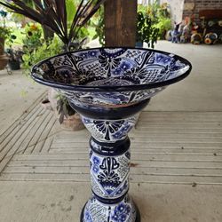 Tall Blue And White Talavera Birdbath. Clay Pots, Planters. Pottery $115 cada una.