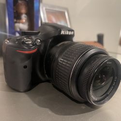 Nikon D5200 W/ Accessories 