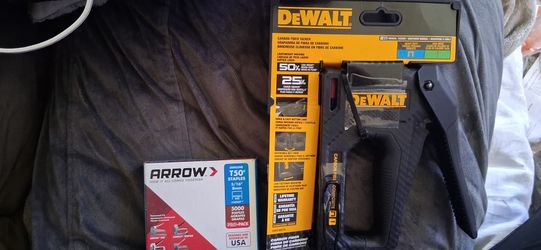 DeWalt Carbon Fiber Tracker  Stapler