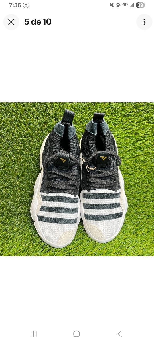 Adidas Trae Young 2 Size 5.5 New