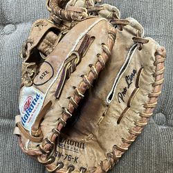 Nokona Baseball Glove