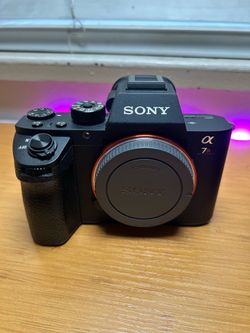 - Sony Alpha a7R II Full Frame Camera Body