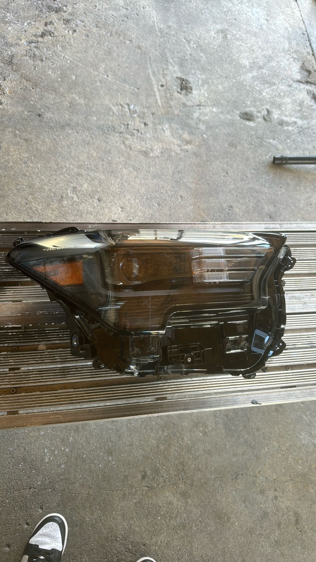 2025 Toyota Tacoma Right Headlight