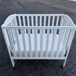Foldable Crib With Mattress