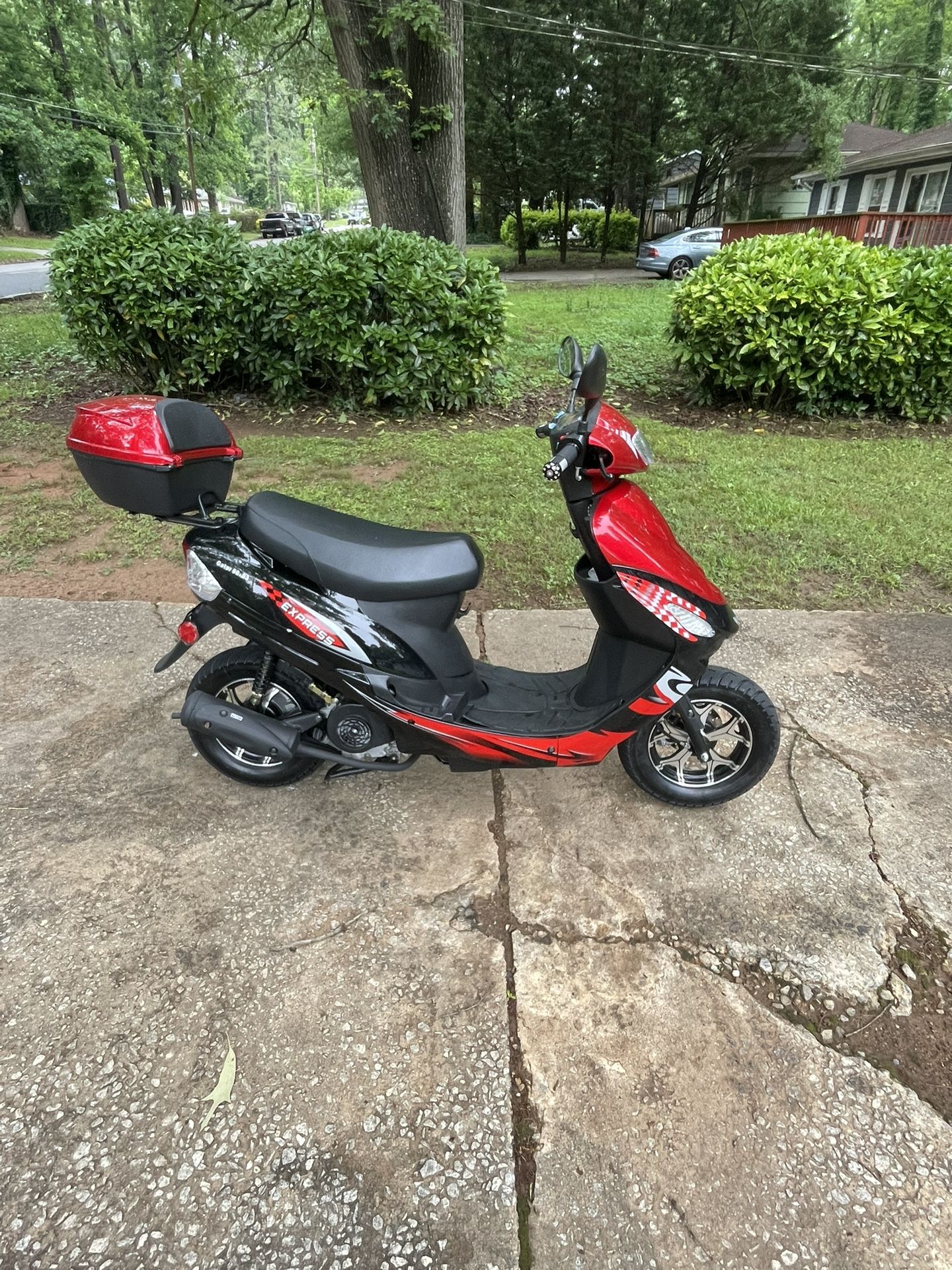 2025 Moped