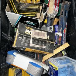 Large Assorted Lot of Carpenter Construction Screws, Nails & Fastenersa