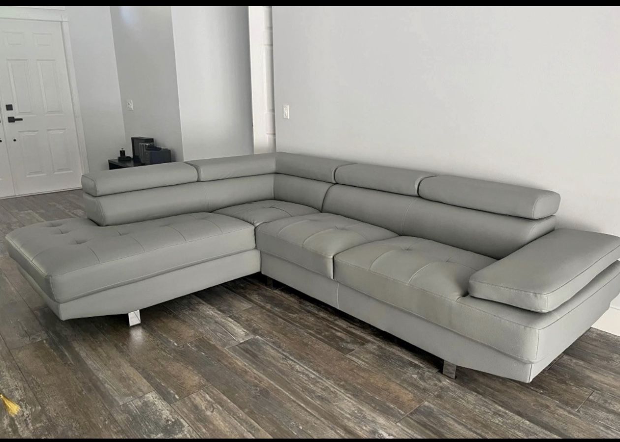 MODERN SECTIONAL in GREY 🩶