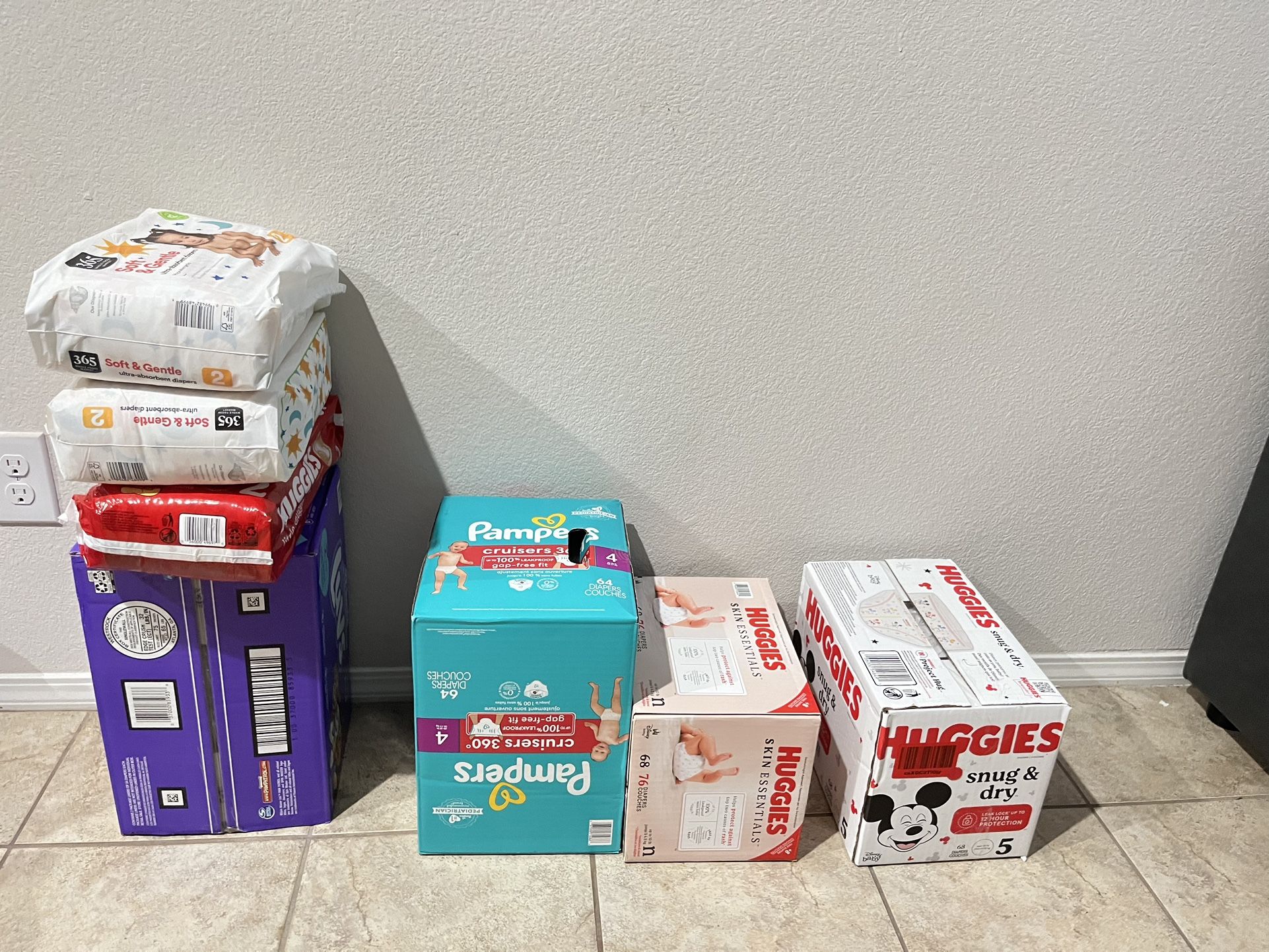 Diapers Sizes 2, 4, N, 5