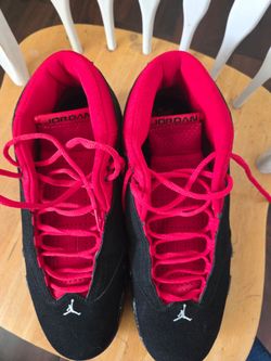 Tenis Jordan solo una ves an sido usados Size10 modeloXlV