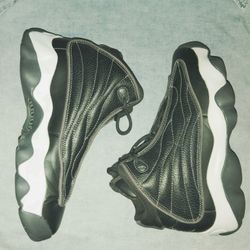 NIKE AIR JORDON PRO STRONG 5.5 BOYS( 7 WOMAN)