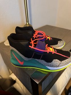 NIKE SNEAKERS IN GREAT CONDITION 11 Size