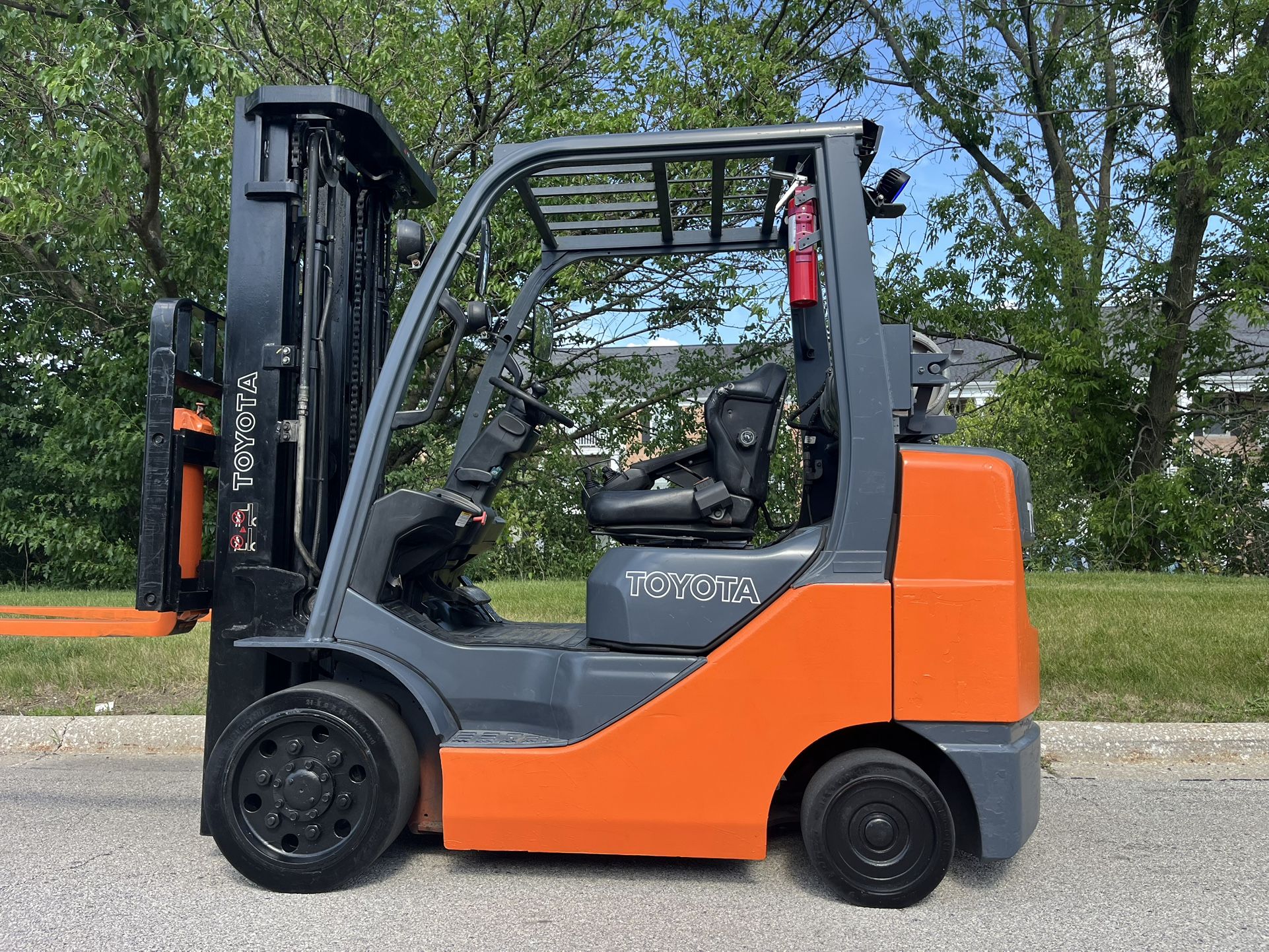 Forklift Toyota 8FGCU30 Cap 6000 Lb