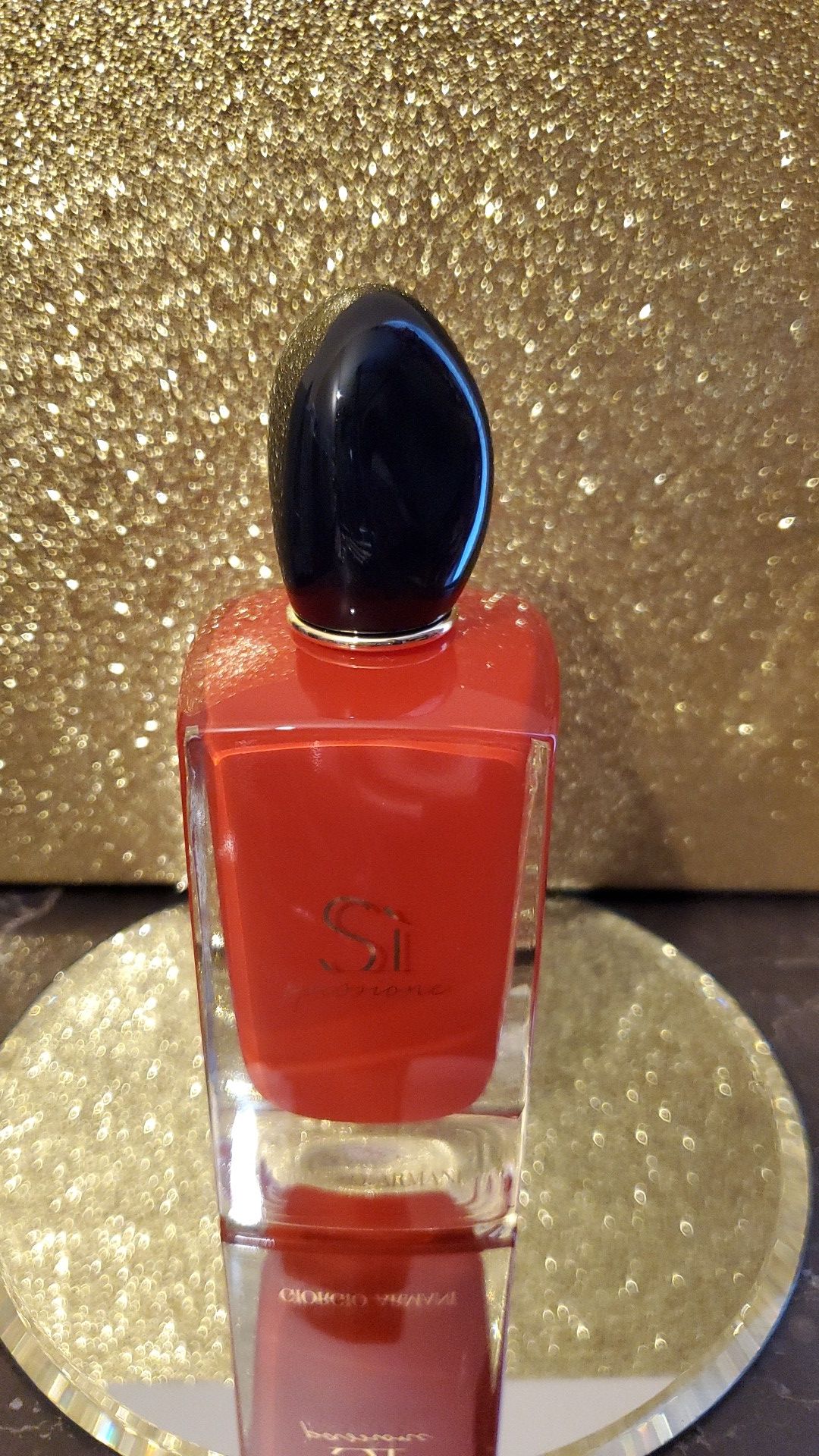 Giorgio Armani Si perfume