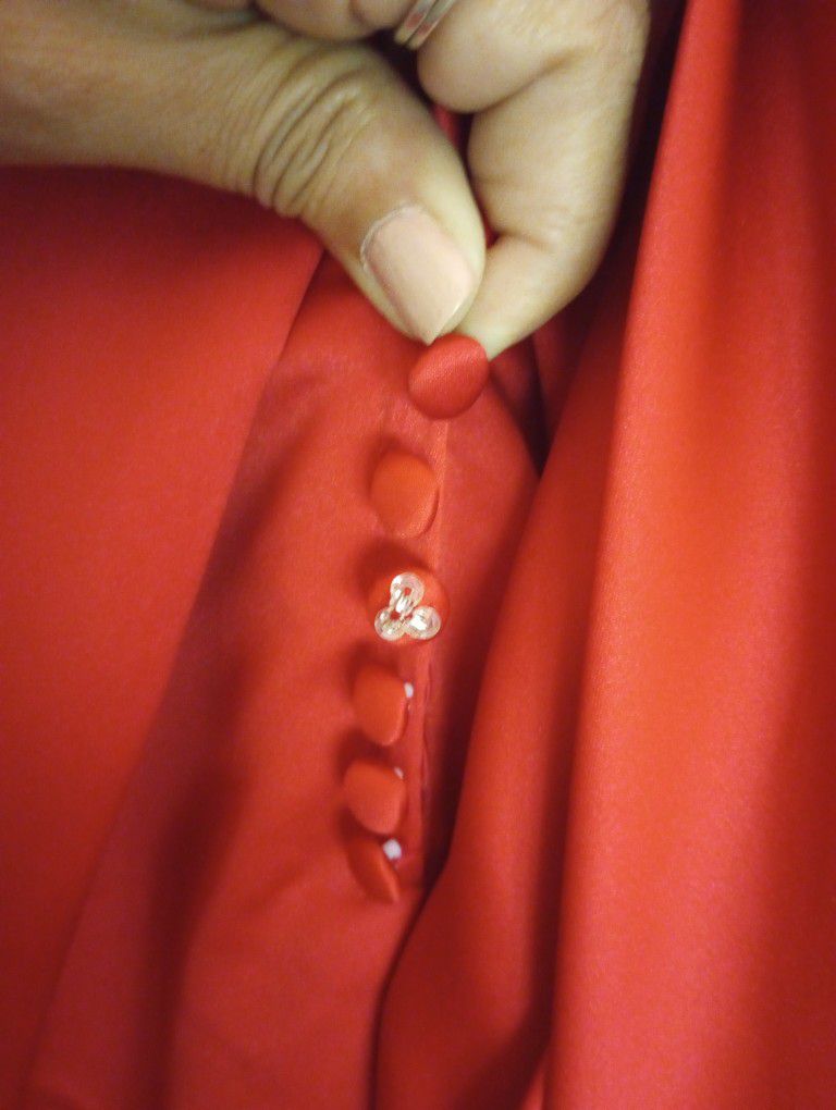 UNIQUE Red Ball Gown Size 20  W/ Sparkle & Pockets! 
