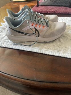 Nikes Sport Shoes 8.5!