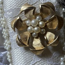 Vintage Crown Trifair 